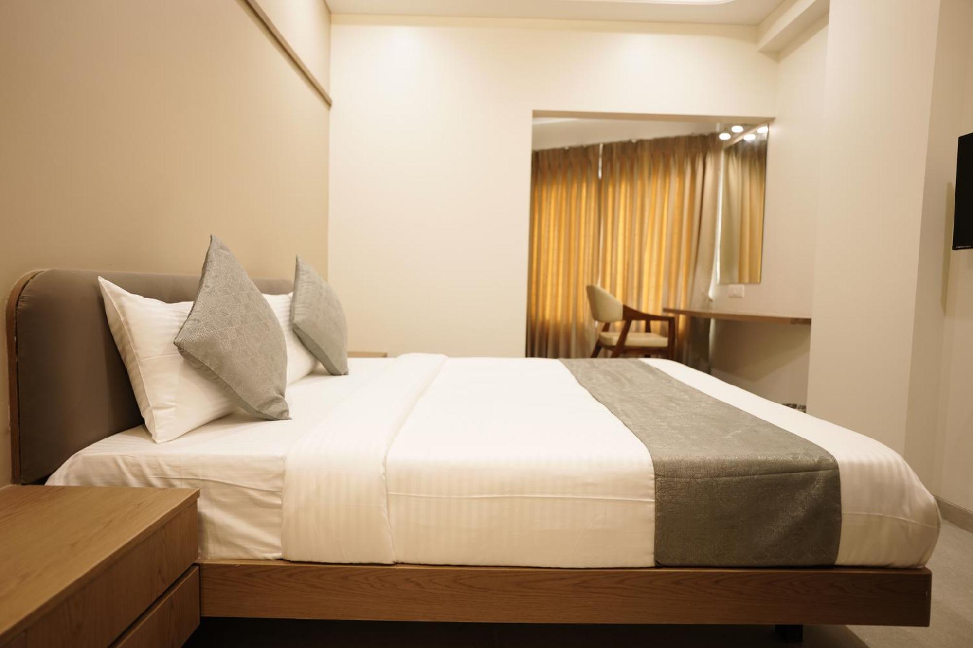 A Square Executive Hotel Aurangabad  Exterior foto